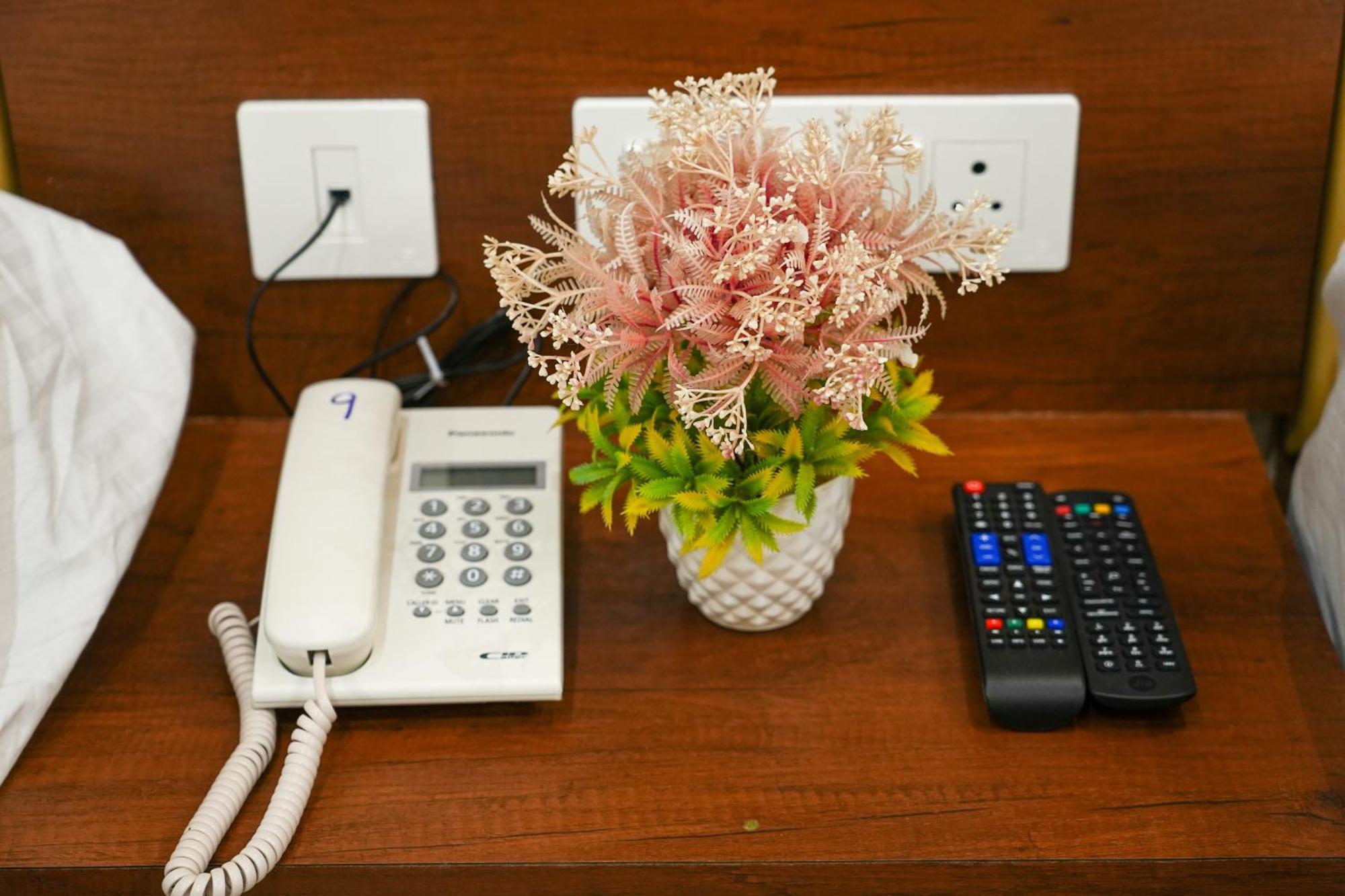 Sri Krishna Inn - Kempegowda Airport Bangalore Devanahalli Luaran gambar